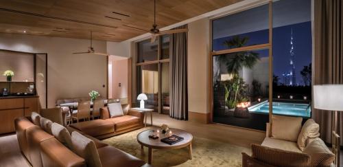 bulgari-hotel-vista-serale-zona-sedute-carminati